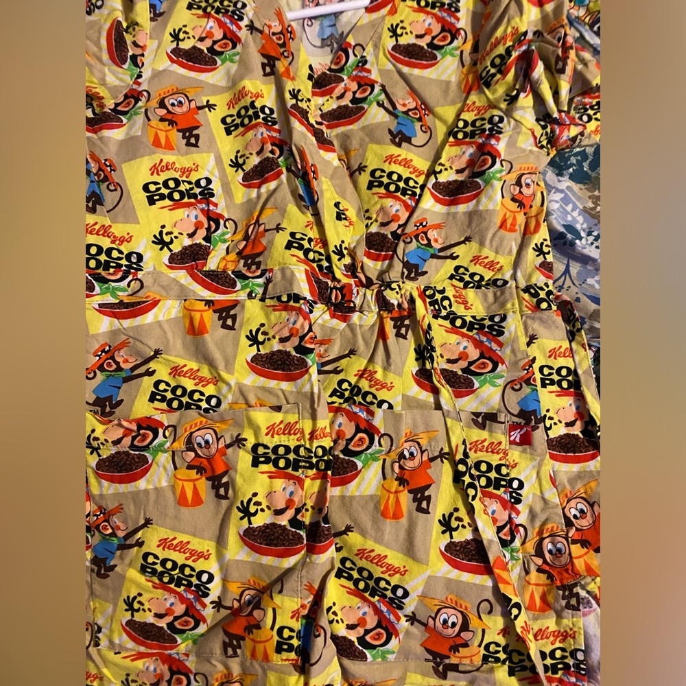 Women’s scrub top